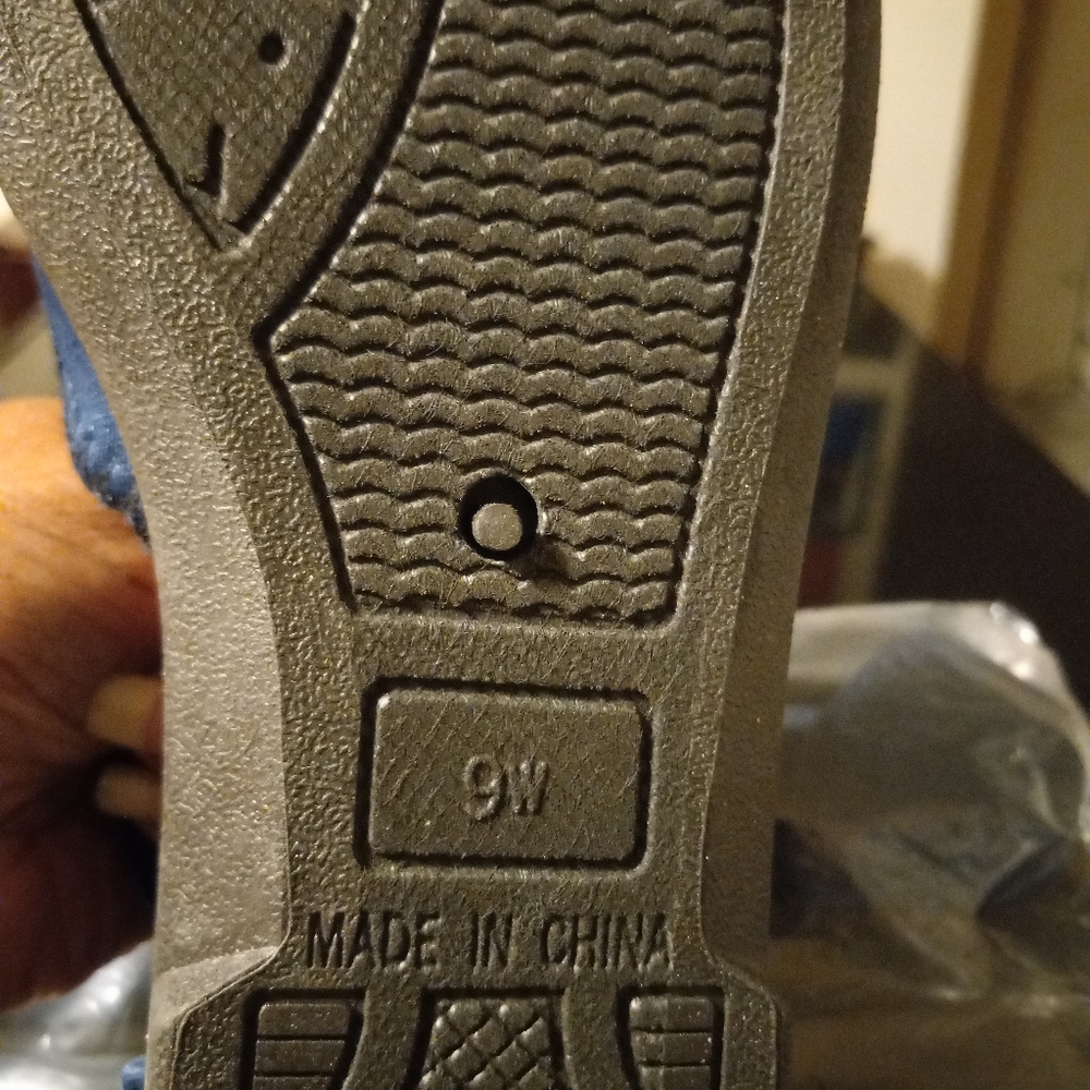 Shoes - Picture 3 of 6